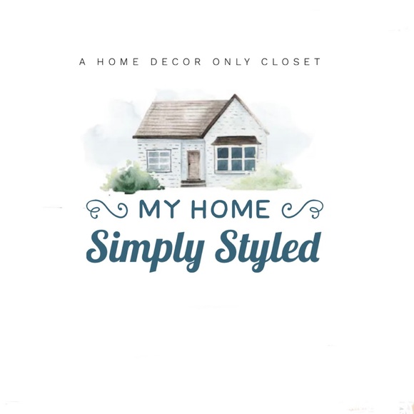 Meet your Poshers, Nicole & Sherri, from Simply Styled Boutique! - Picture 3 of 3
